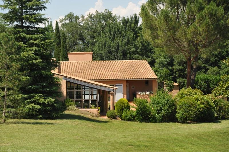 Au coeur du massif du Luberon, maison contemporaine d'environ 250 m²